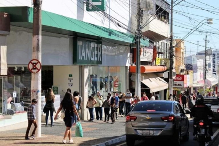 Desembargador suspende lei e decreto de abertura do comércio em Marília