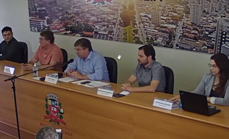 Prefeito Daniel ALonso durante pronunciamento sobre extensão da quarentena em Marília