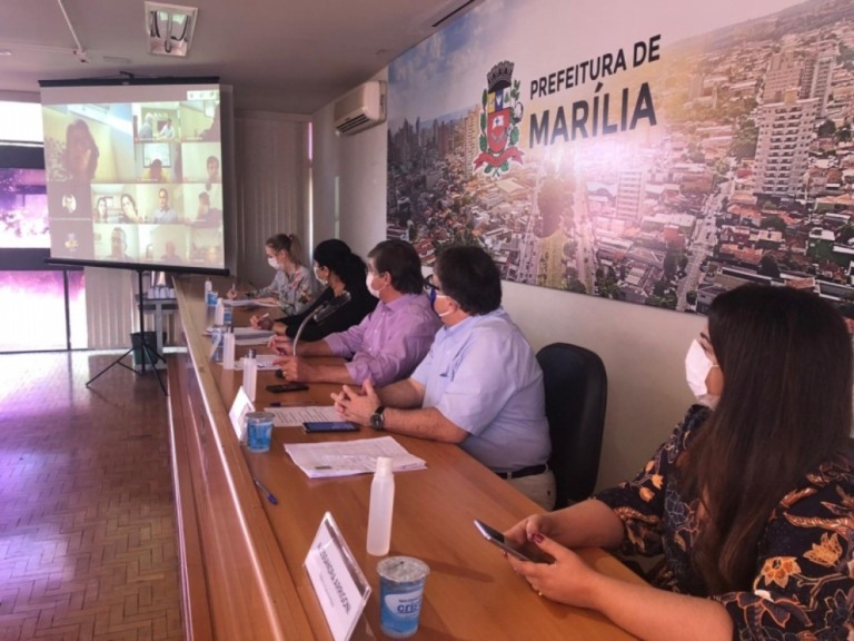 Reunião virtual do comitê de controle do coronavírus em Marília