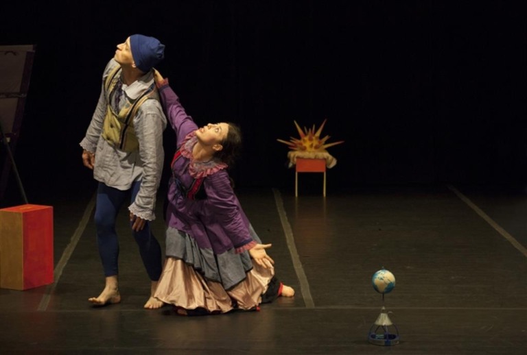 Confraria da Dança traz espetáculo com movimento, texto e reflexões
