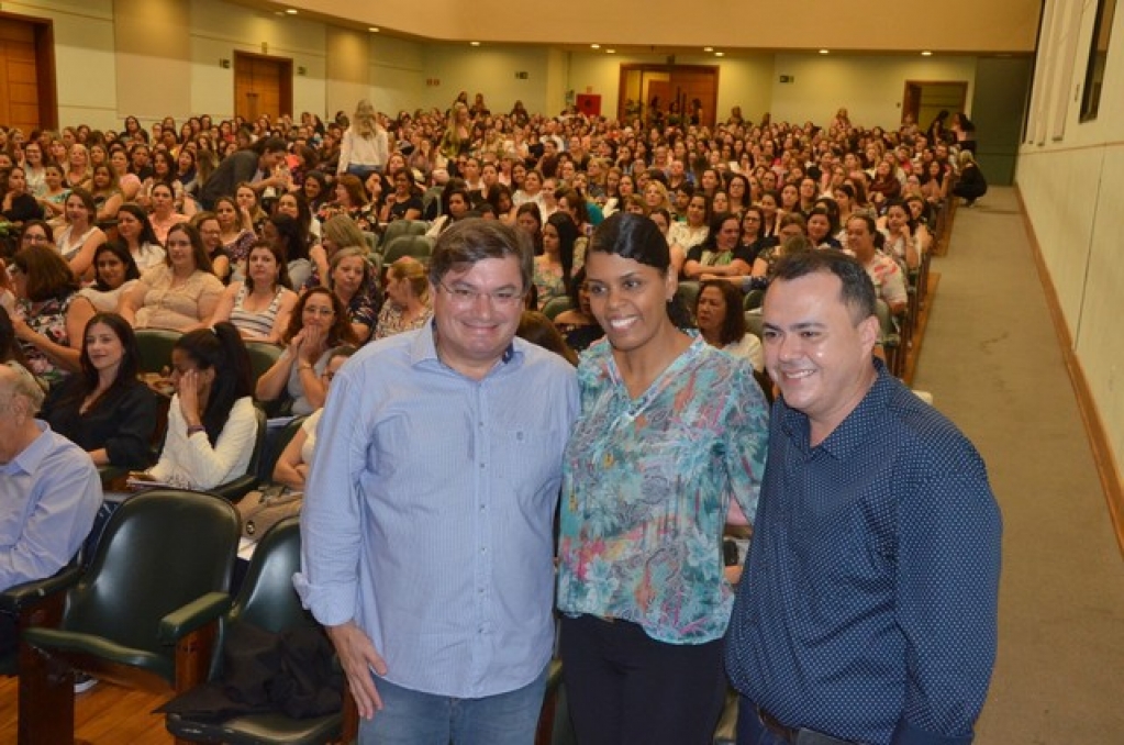 Educadores acusam Prefeitura de emperrar convênio para qualificar professores