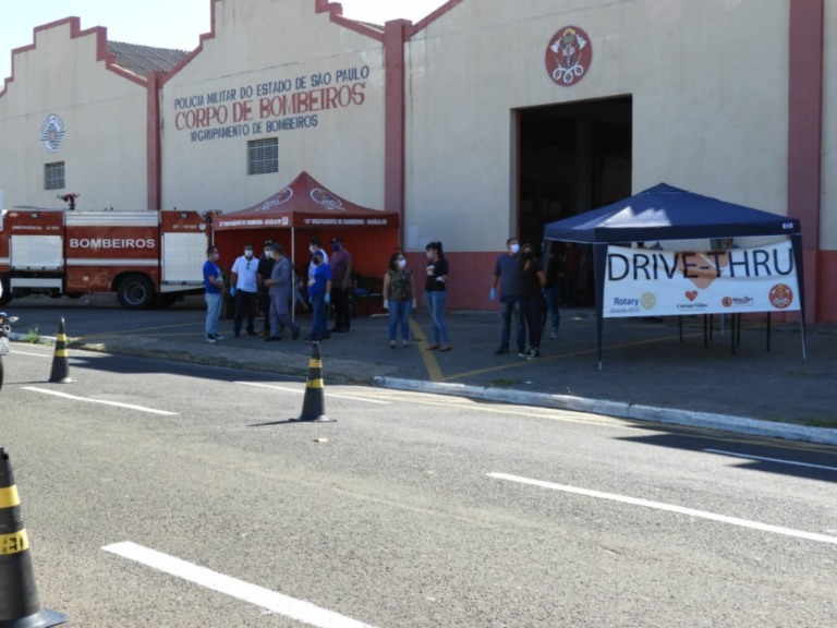 Corona Vidas – Campanha faz drive thru e arrecada alimentos nesta quinta