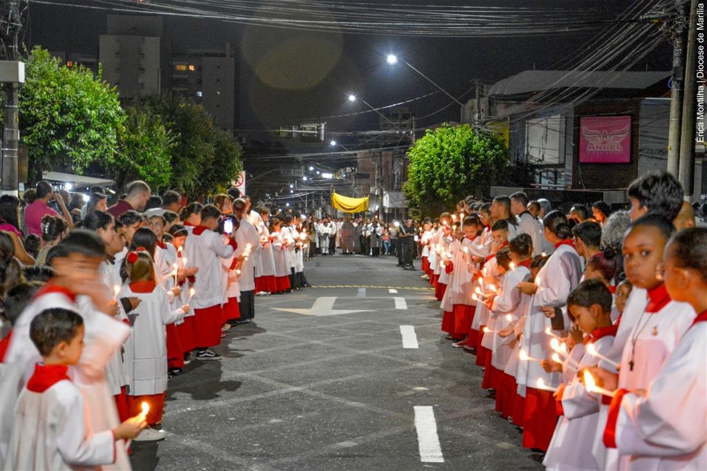 Marília e Vera Cruz terão missas e ruas enfeitadas para Corpus Christi, doe alimentos