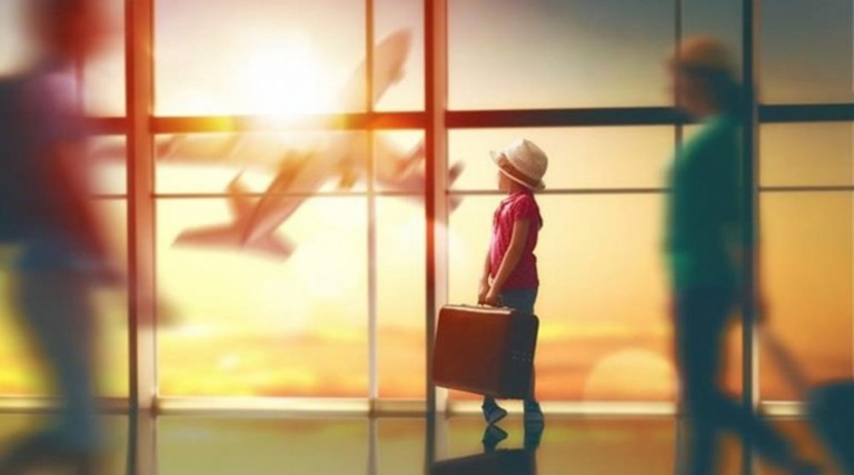 Veja regras e dicas para viagens de crianças e adolescentes desacompanhados