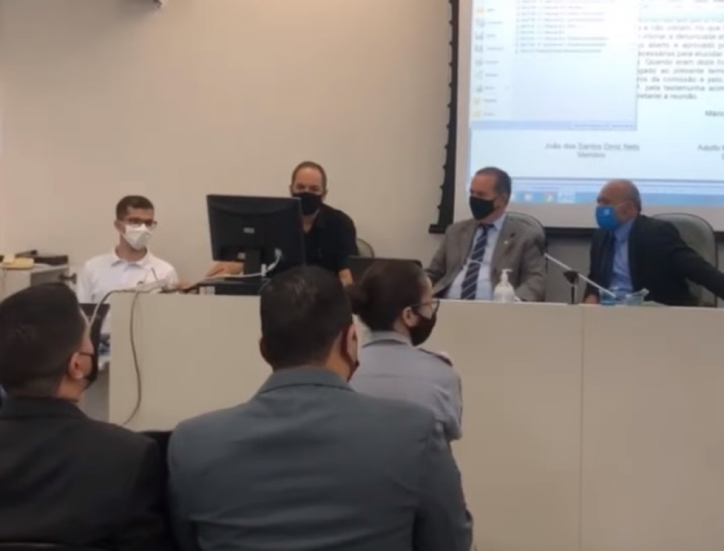 Comissão da carteirada em MarÃlia racha outra vez e caso vai ao Plenário Comissão da carteirada em MarÃlia racha outra vez e caso vai ao Plenário