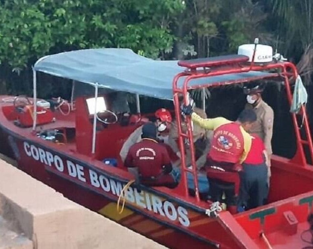 Depois de resgatar duas crianças em Manaus, jovem morre afogado no Rio Negro