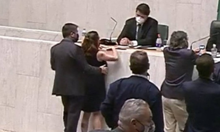 Deputado acusado de assédio durante sessão teve votos em Marília e toda região