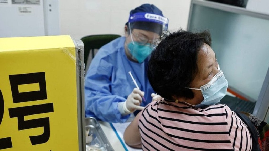 RJ começa aplicar bivalente contra Covid em idosos com mais de 68 anos