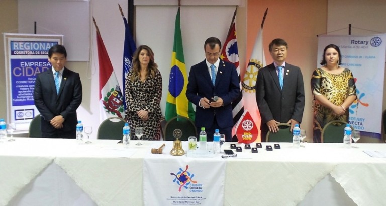 Rotary 4 de Abril celebra aniversário com repasses e títulos Paul Harris