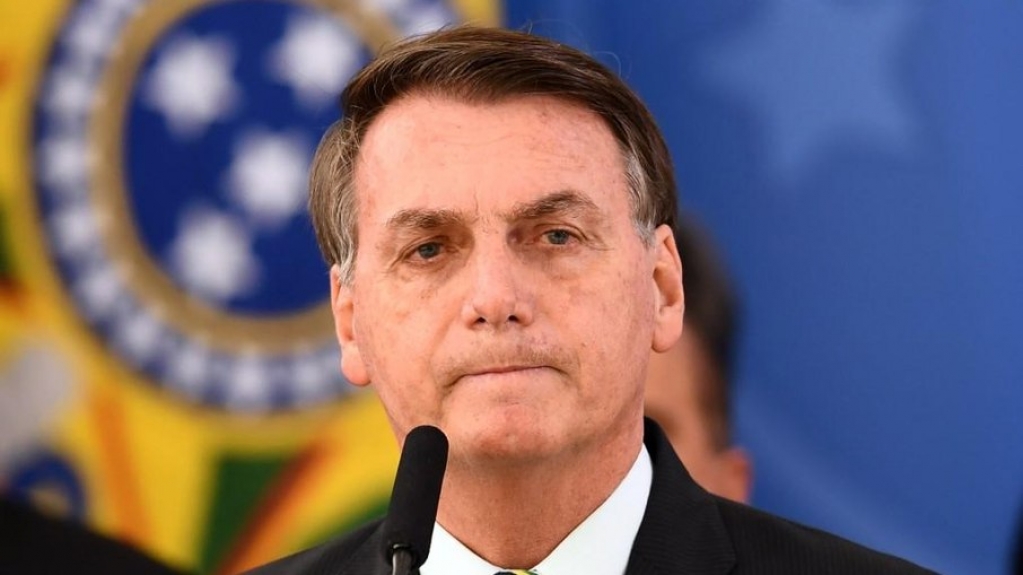 Bolsonaro edita decreto e flexibiliza regras para utilização de agrotóxicos Bolsonaro edita decreto e flexibiliza regras para utilização de agrotóxicos