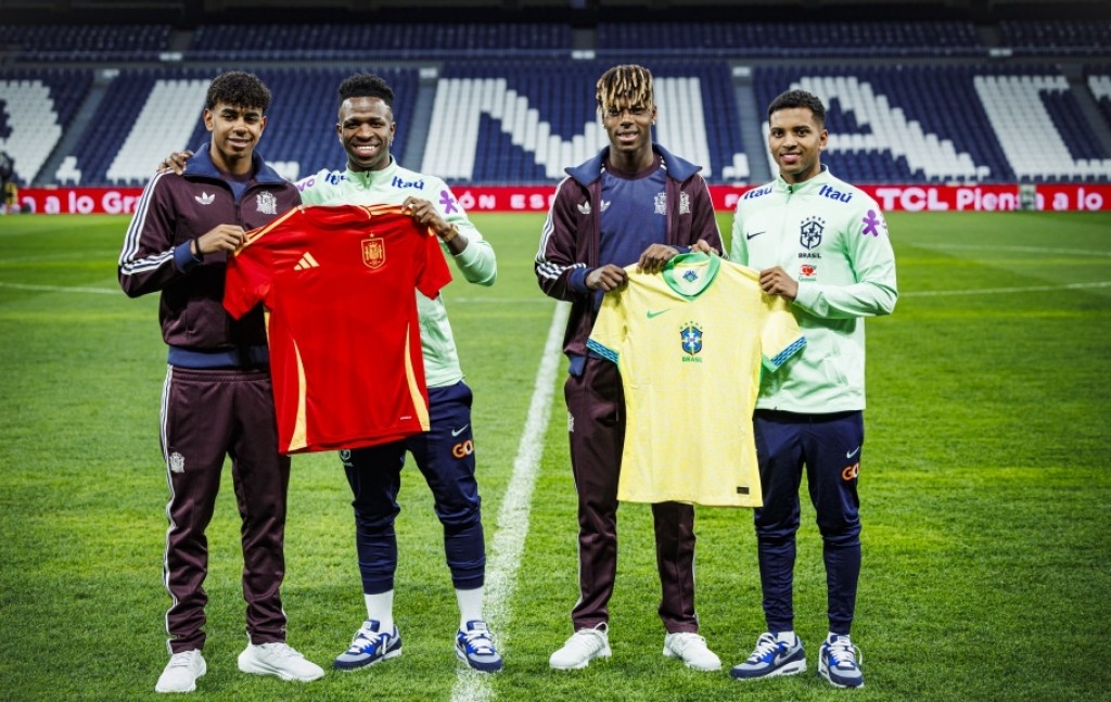 Vinicius Jr., Rodrygo, Lamine e Nico no Estádio Santiago