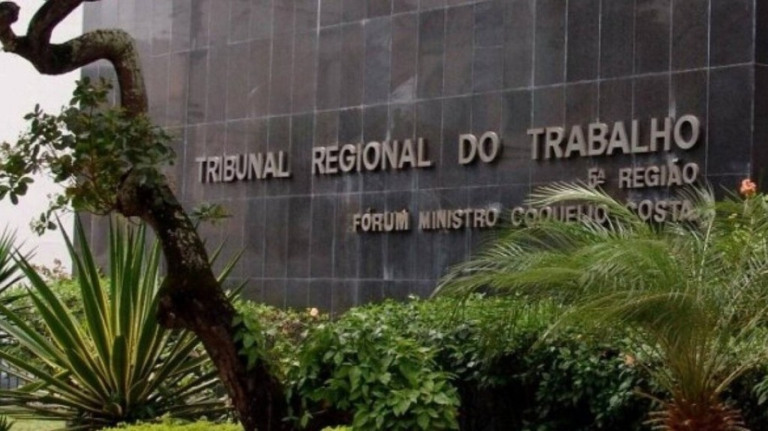 Funcionária dispensada por depressão deve ser reintegrada, decide TRT