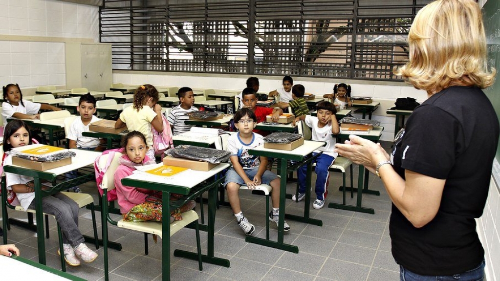 Volta às aulas é "passo fundamental", diz secretário de educação de SP Volta às aulas é "passo fundamental", diz secretário de educação de SP
