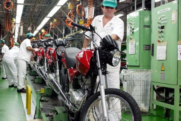 Produção e venda de motos caem em 2016