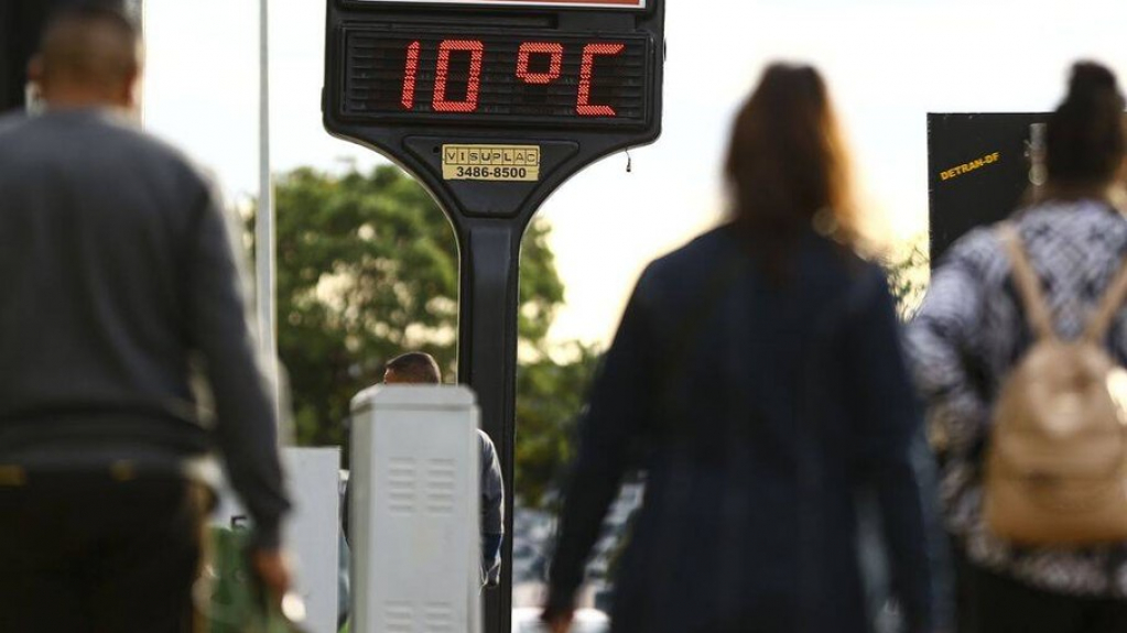 Frente fria avança pela região Sul e promete derrubar temperaturas