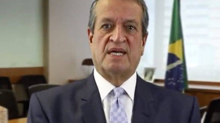 Valdemar Costa Neto pede devolução de celular apreendido pela PF