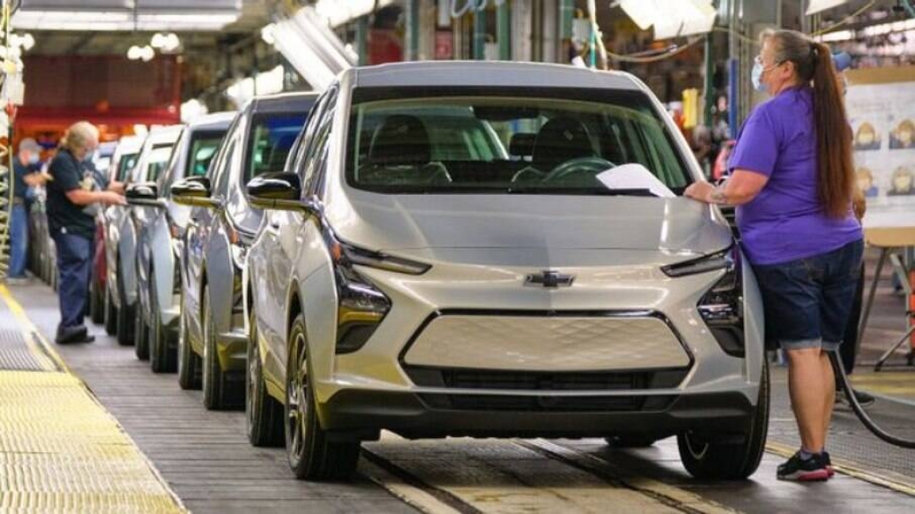 GM anuncia a volta da fabricação do Chevrolet Bolt nos EUA