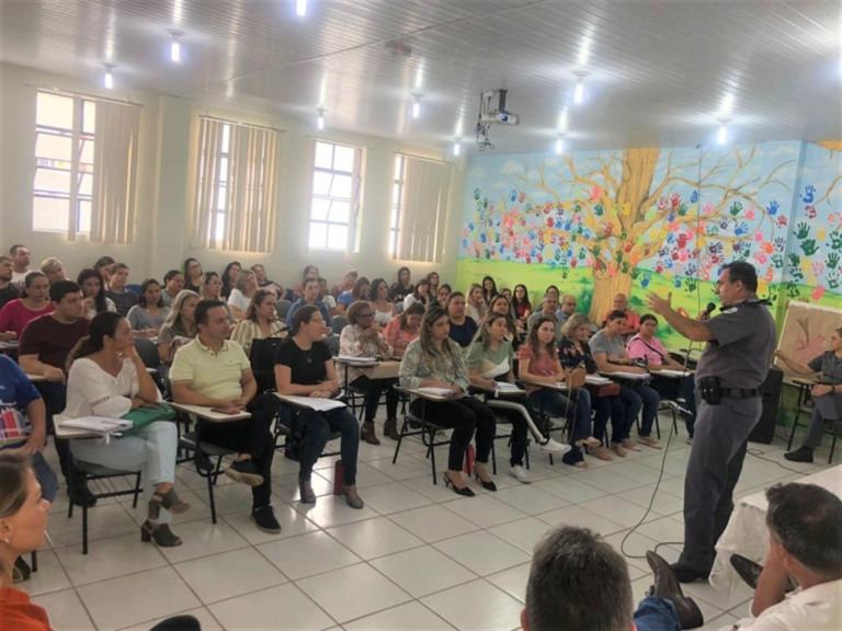 Dia de Paz nesta quinta reforça informações de segurança em escolas de Marília