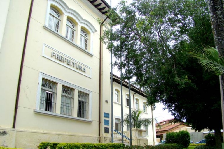 Prefeitura de Garça abre concurso para professores e diretores de escola