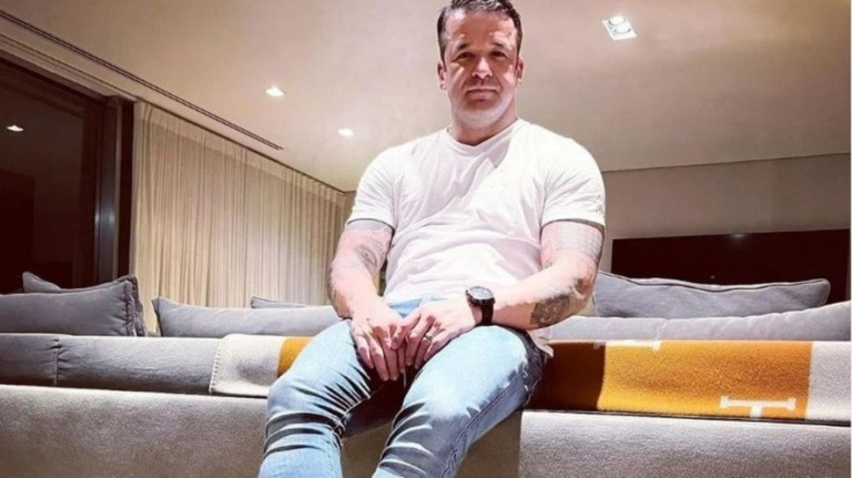 Brennand guardava arsenal de armas ilegais em um quarto de hotel