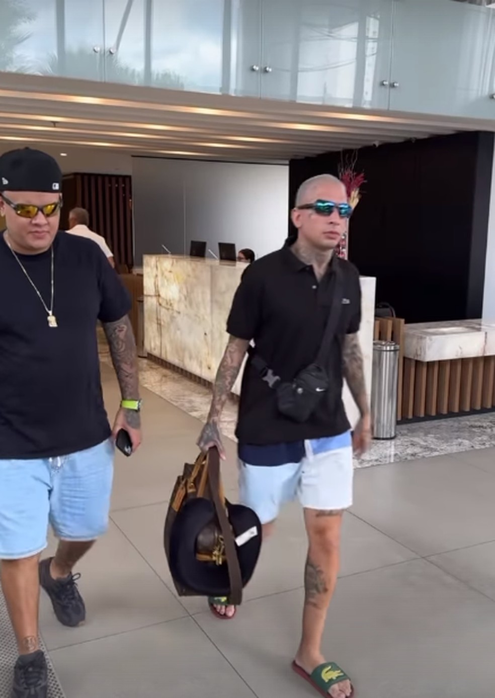 MC Guimê indo para o cruzeiro de Neymar — Foto: Reprodução/Instagram