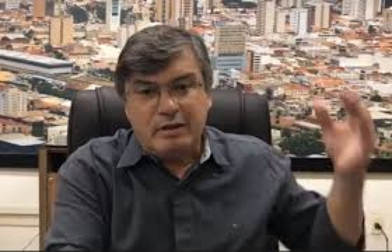 Rolo compressor - Governistas enterram comissão para investigar Daniel Alonso
