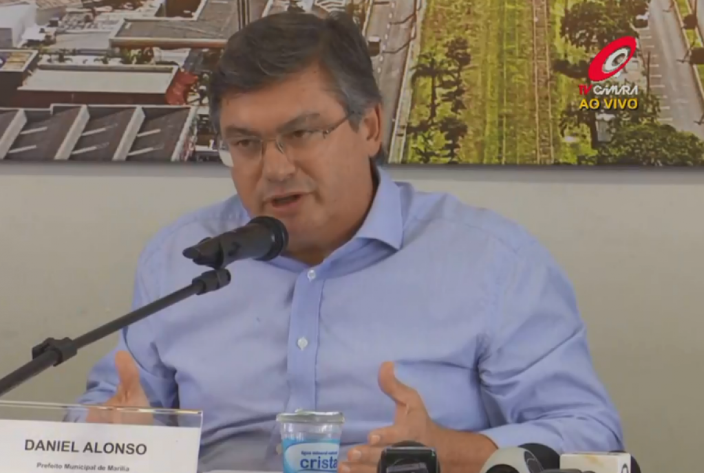Prefeitura decreta calamidade, suspende transporte, fecha comércio e serviços