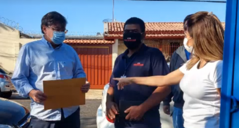 Sindicato provoca encontro surpresa com Daniel e entrega ofício com reivindicações