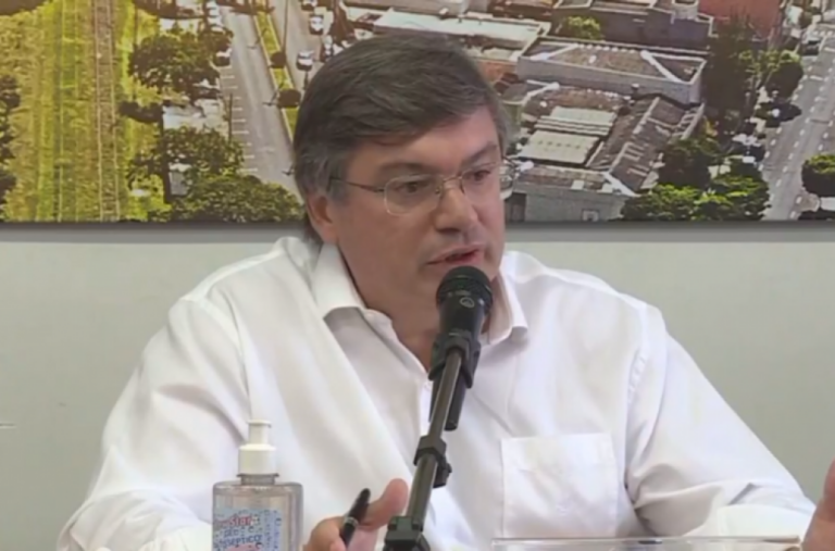 Prefeito pede isolamento mas "discorda" do cálculo de isolamento