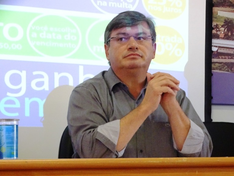 Carteirada - Prefeitura defende promoção de vereadora após denúncia contra Daniel