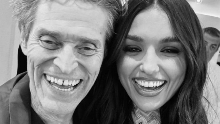 ESTADÃO CONTEÚDO Rafa Kalimann e Willem Dafoe tiram foto juntos em Cannes