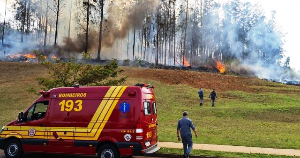 Queda de avião em Piracicaba provoca sete mortes e incêndio