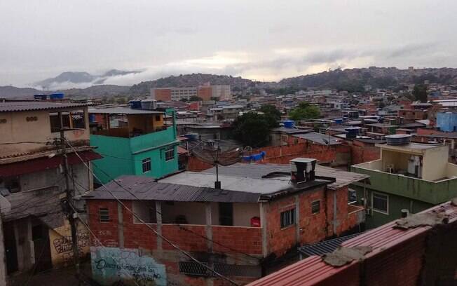 Na favela do Acari%2C bandidos estão punindo quem não respeita a quarentena