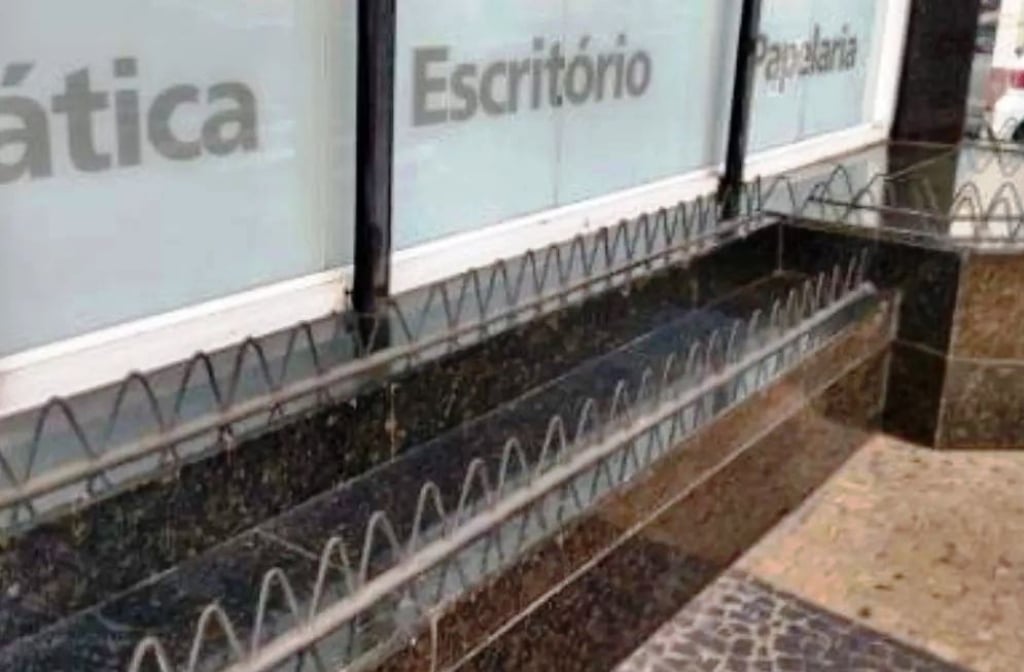 Arquitetura Hostil – Observatório com padre Júlio critica prédio em MarÃlia Arquitetura Hostil – Observatório com padre Júlio critica prédio em MarÃlia