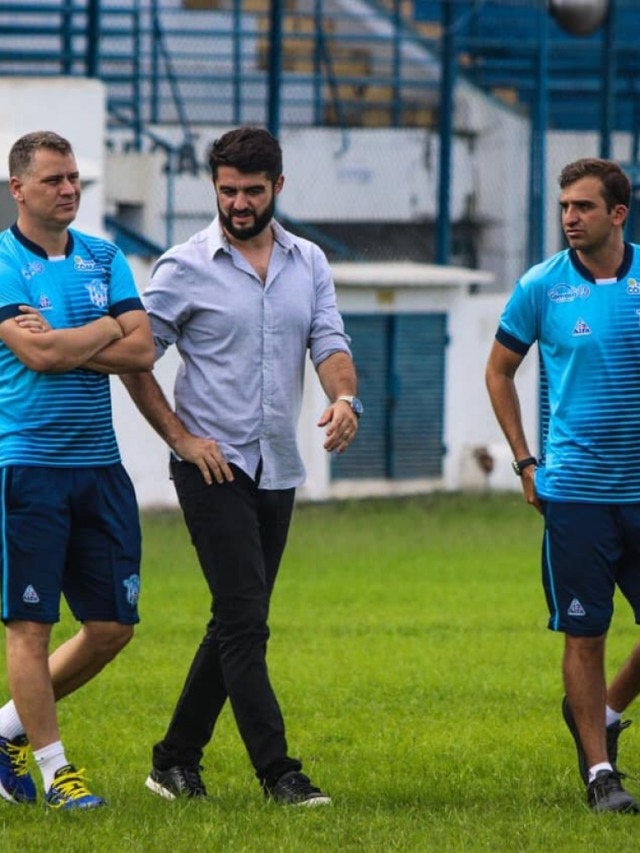 Diego Cope (centro) deixa diretoria de futebol do MAC