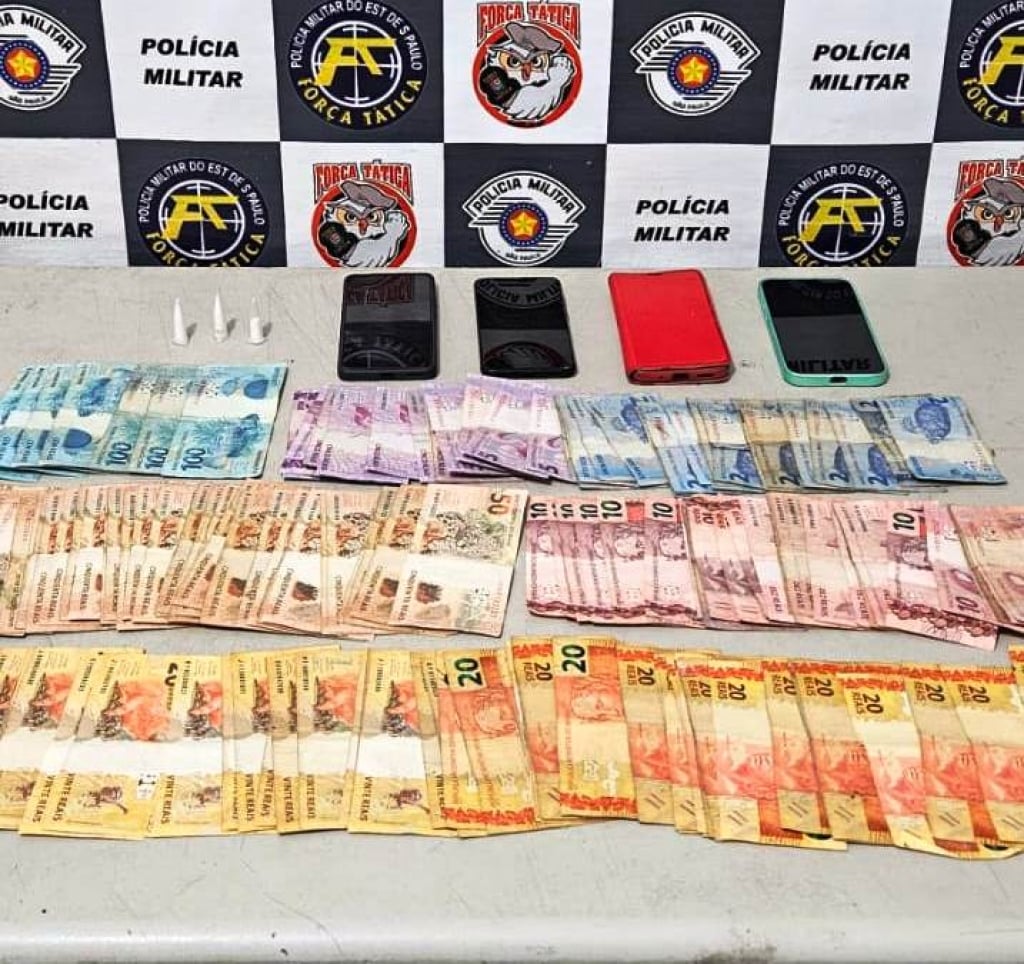 Ronda da PM apreende R$ 4.319 e identifica suspeitos de ligação com tráfico