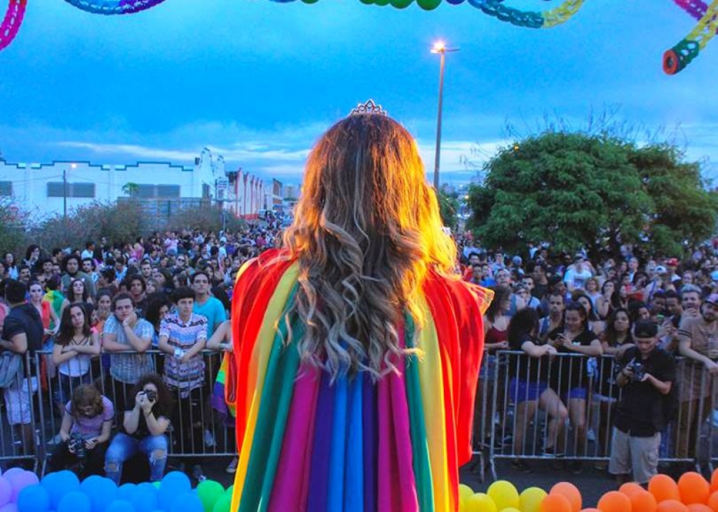 Imagem da primeira Parada da Diversidade em Marília; inclusão avança – Foto:Lucas Alves