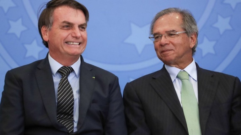 Fala sobre servidores repercute mal e aumenta pressão sobre Bolsonaro
