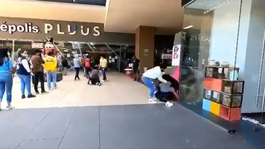 "Homem-Aranha 3": Fãs furam fila da bilheteria e dão início a briga; veja vídeo