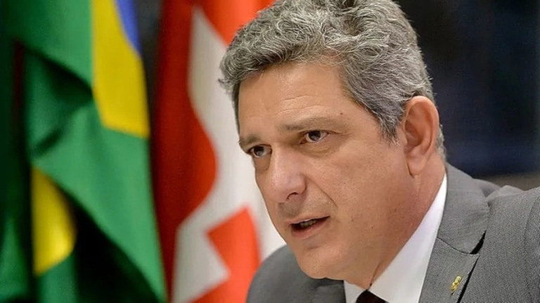 Pesquisa Atlas: Rogério Carvalho confirma liderança em Sergipe