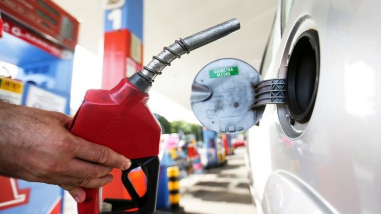 Valor da gasolina é 16% maior no Brasil se comparado a média mundial