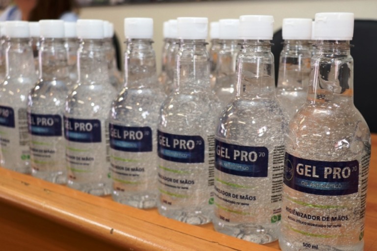 Saúde em Marília ganha álcool gel de empresas e EPIs doados pelo Senac
