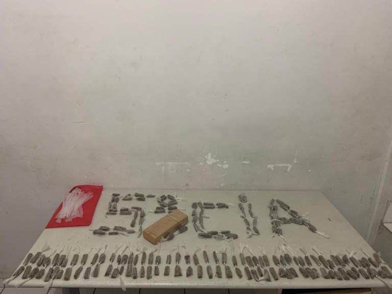 Desempregado é preso por entregar drogas para venda por adolescentes em Marília