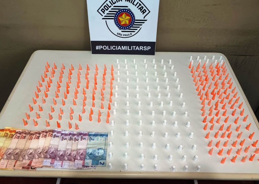 Trio é preso cm Garça com quase 290 porções de drogas