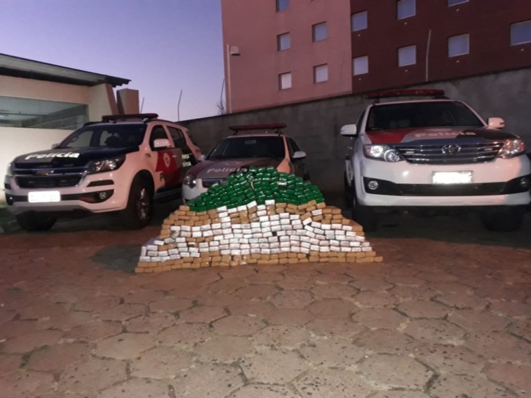 PMs em Marília e Lins prendem traficantes e estouram depósito de drogas