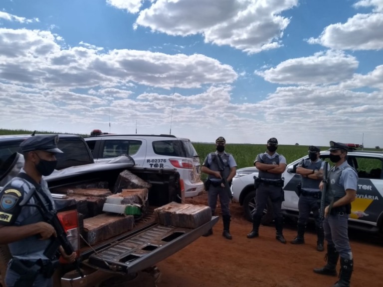 Dupla é presa com mais de 550 quilos de maconha em Ourinhos