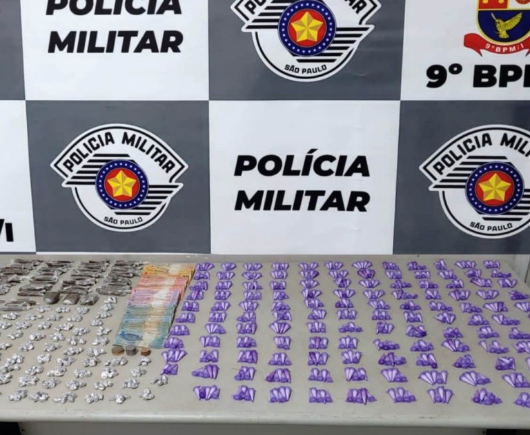 Polícia atende caso de briga e prende jovem com 1.232 porções de drogas