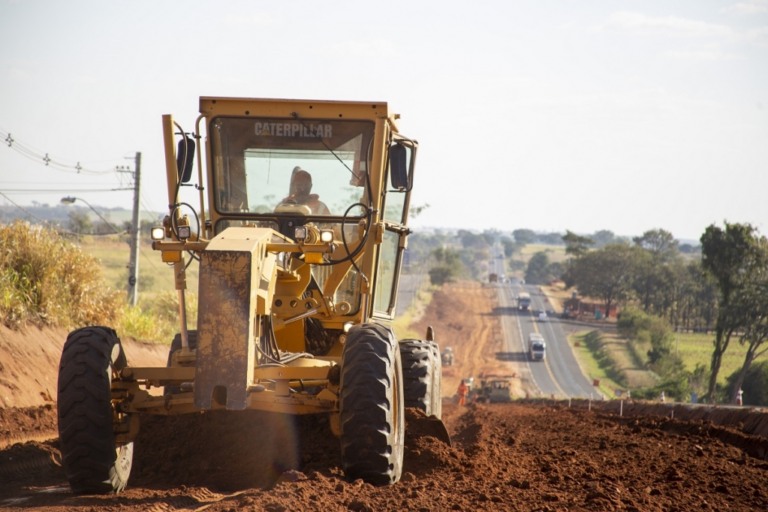 Começam obras de duplicação em trecho de 24km na rodovia BR-153