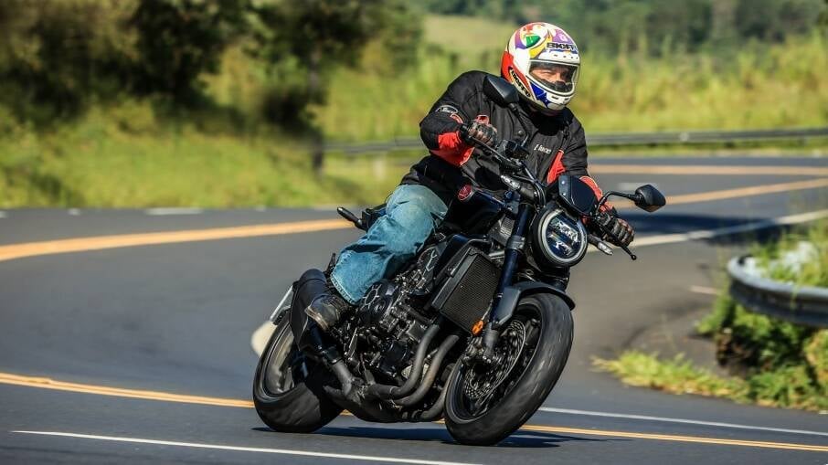 Honda CB 1000R Black Edition. Foto: Gabriel Marazzi