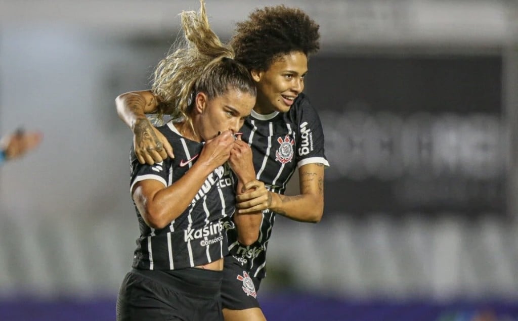 Corinthians vence Santos por 3 a 1 no clássico alvinegro e segue 100% no Brasileirão Feminino